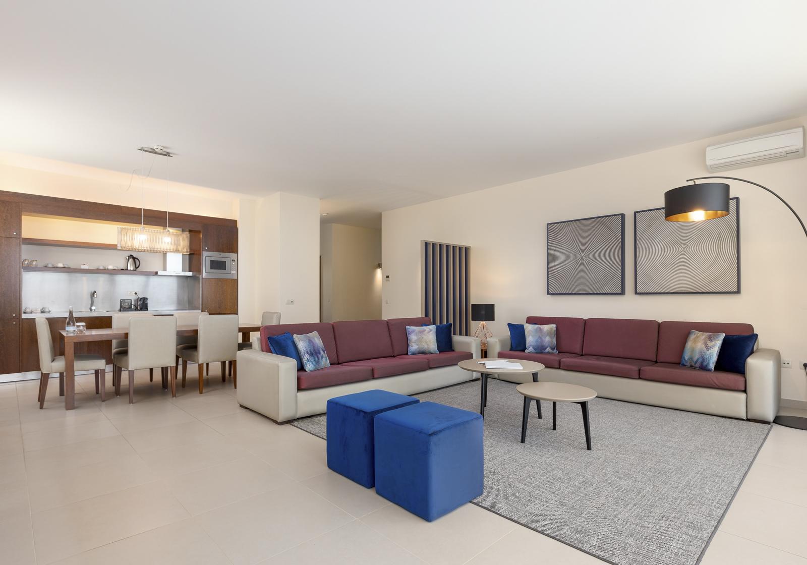 The Westin Salgados Beach Resort, Algarve Албуфейра Экстерьер фото A living room
