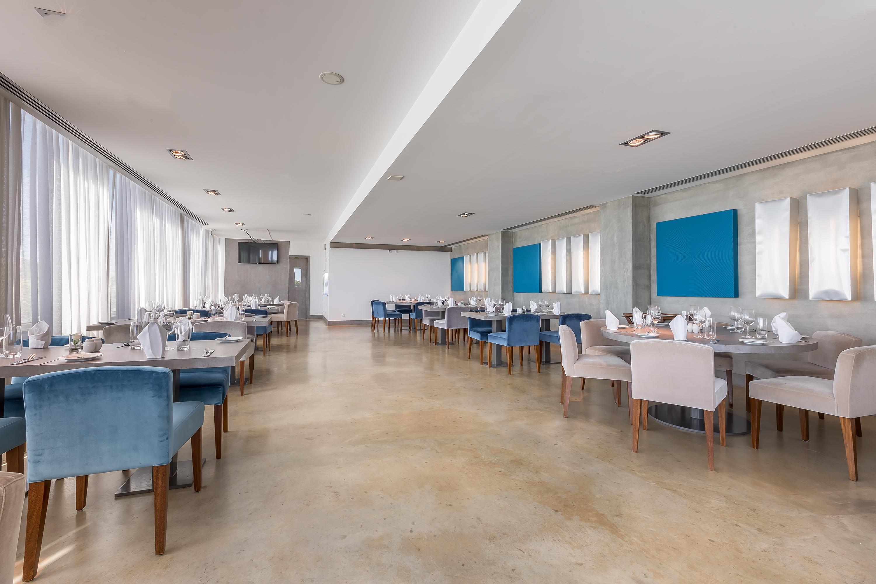 The Westin Salgados Beach Resort, Algarve Албуфейра Экстерьер фото Interior of the restaurant
